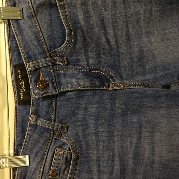 Jeans - Picture 2 of 4